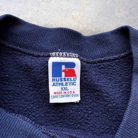 Vintage 90s Essential Boxy Russell Crewneck - Picture 2 of 3